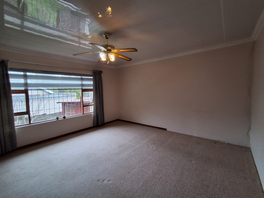 4 Bedroom Property for Sale in Nahoon Valley Park Eastern Cape